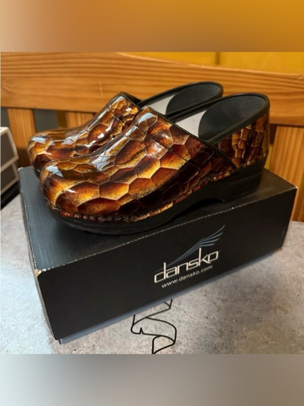 Dansko NWB professional Patent Tiger’s Eye Women’s Clogs. Size EU 38.